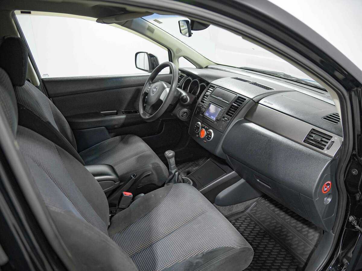 Nissan Tiida с пробегом — 2010 год. Фото: #15