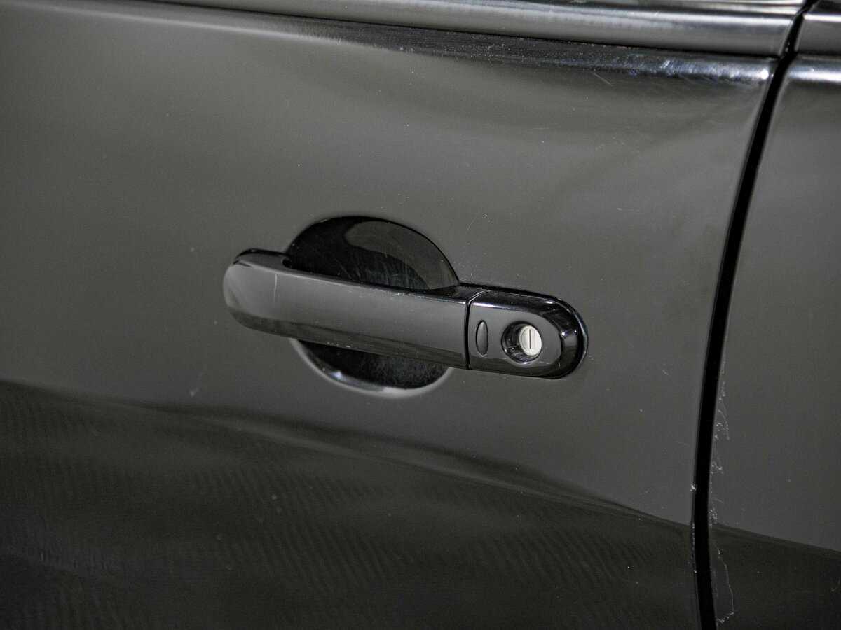 Nissan Tiida с пробегом — 2010 год. Фото: #17