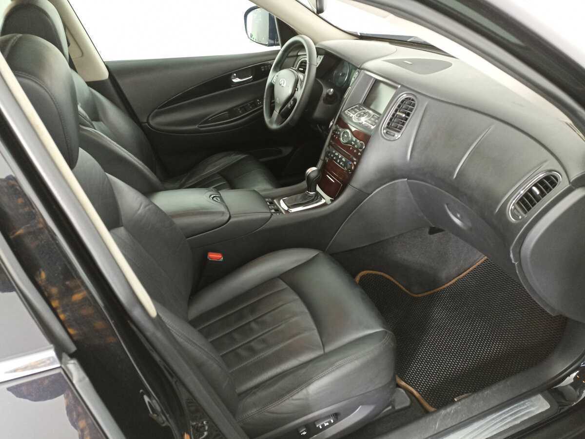 Infiniti EX с пробегом — 2009 год. Фото: #8