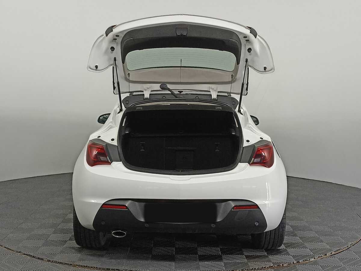 Opel Astra с пробегом — 2013 год. Фото: #8