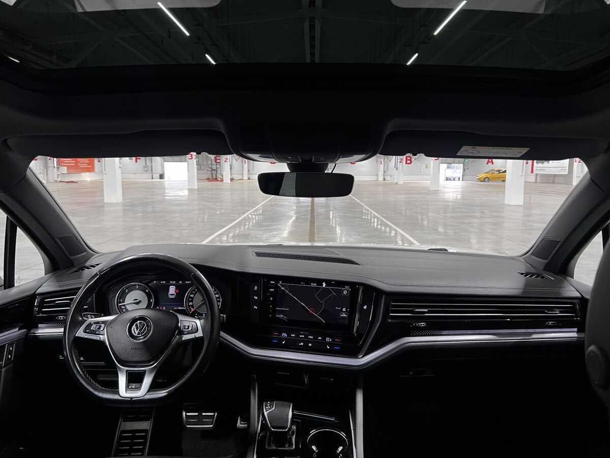 Volkswagen Touareg с пробегом — 2018 год. Фото: #13