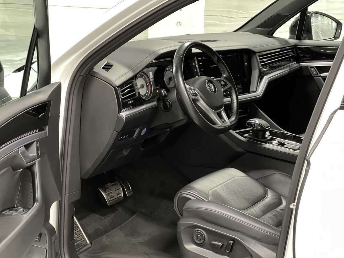 Volkswagen Touareg с пробегом — 2018 год. Фото: #15