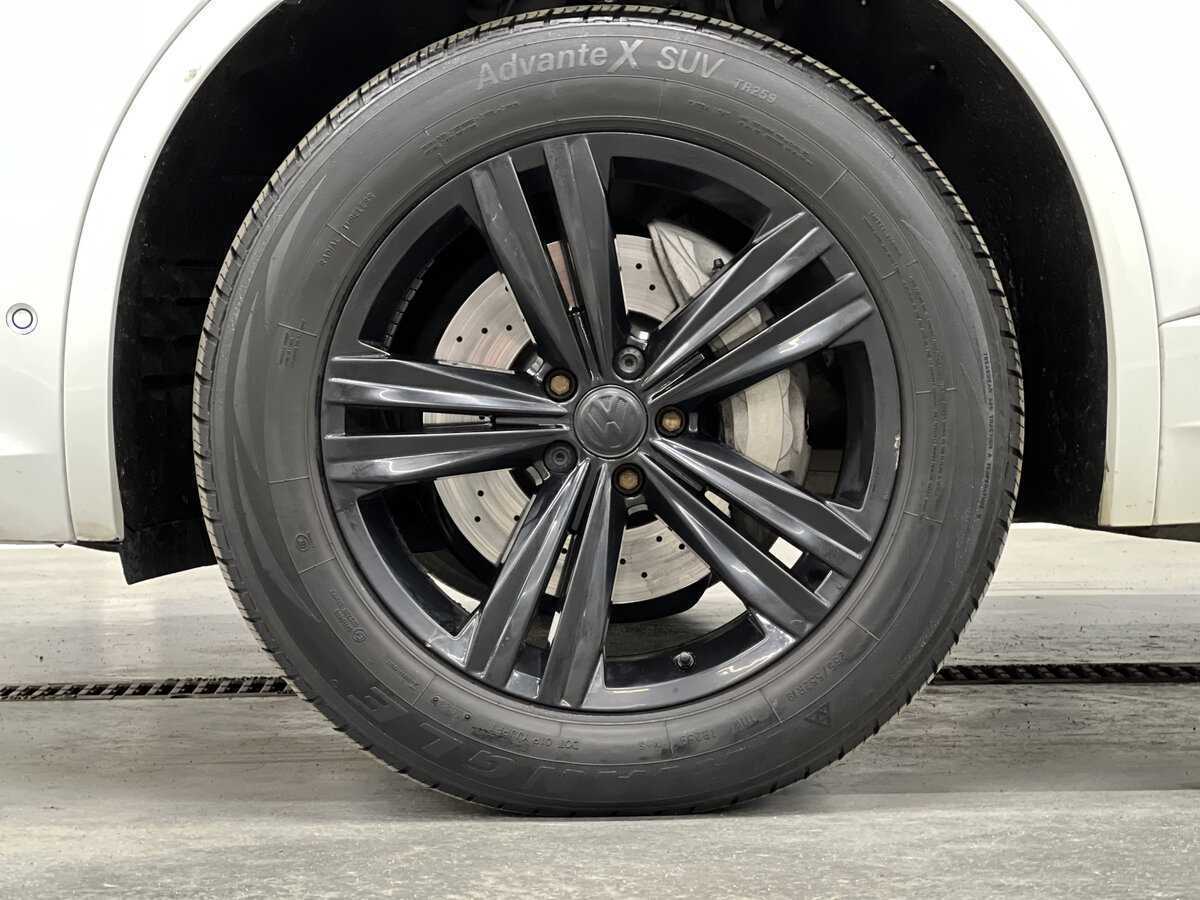 Volkswagen Touareg с пробегом — 2018 год. Фото: #17