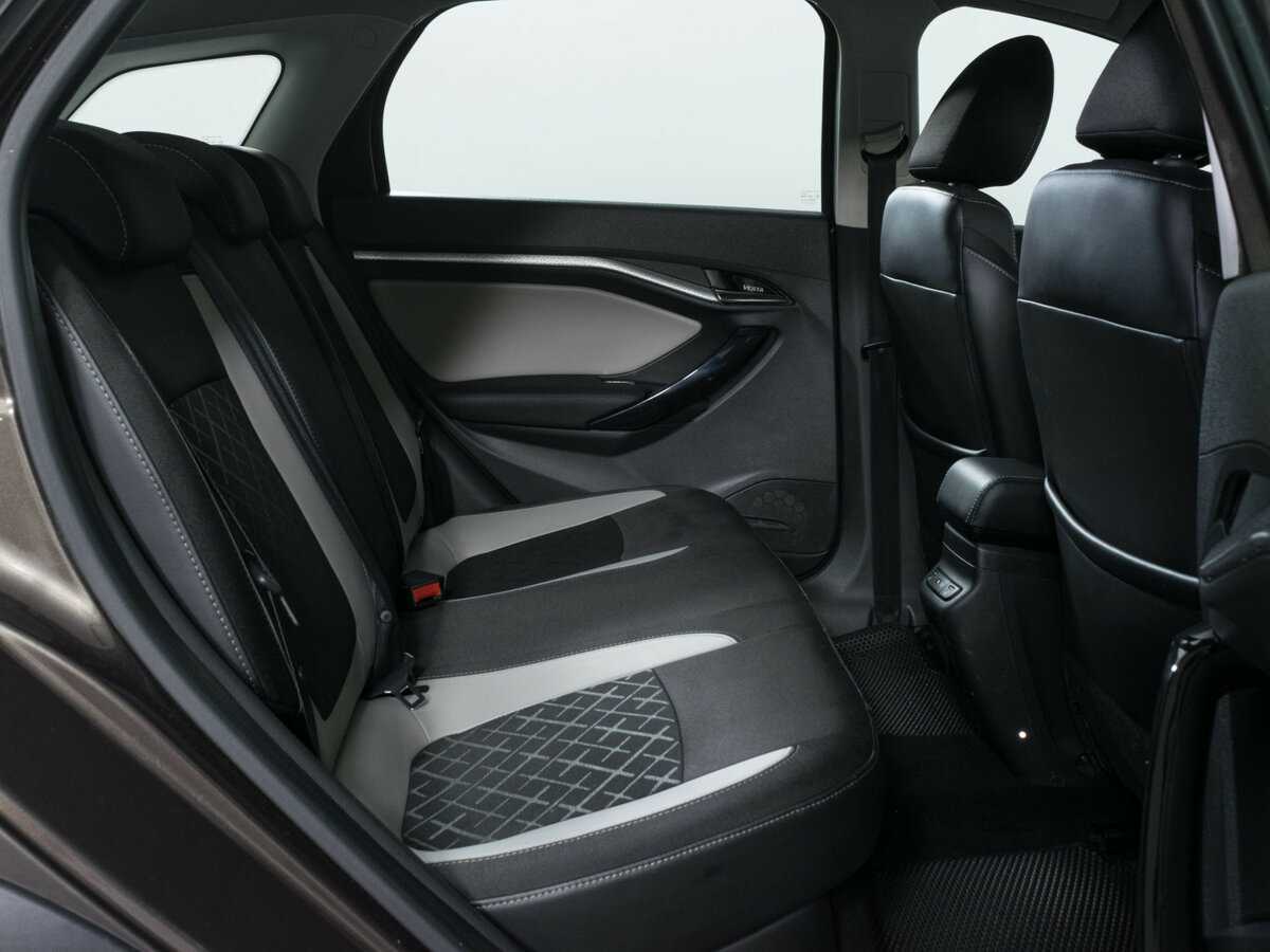 Lada (ВАЗ) Vesta с пробегом — 2019 год. Фото: #10