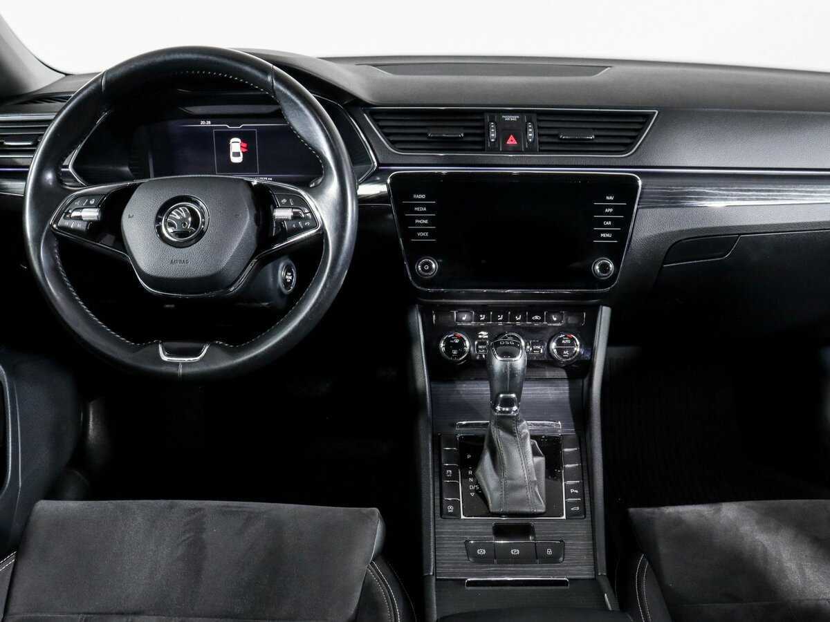 Skoda Superb с пробегом — 2021 год. Фото: #8