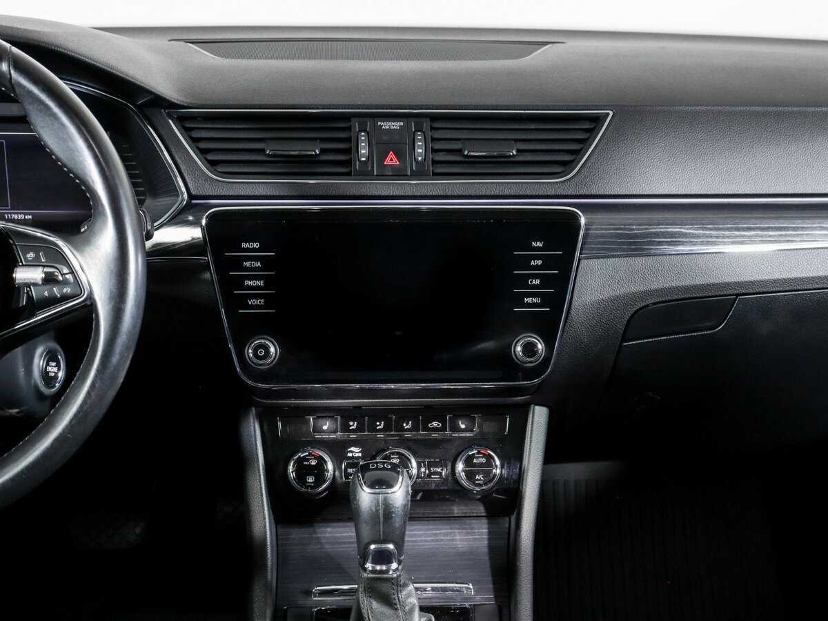 Skoda Superb с пробегом — 2021 год. Фото: #9