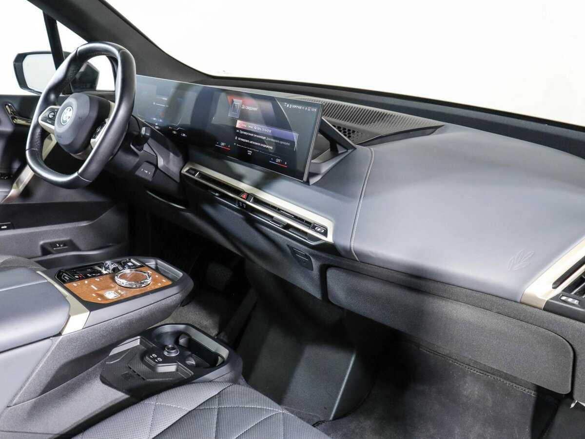 BMW iX с пробегом — 2022 год. Фото: #3