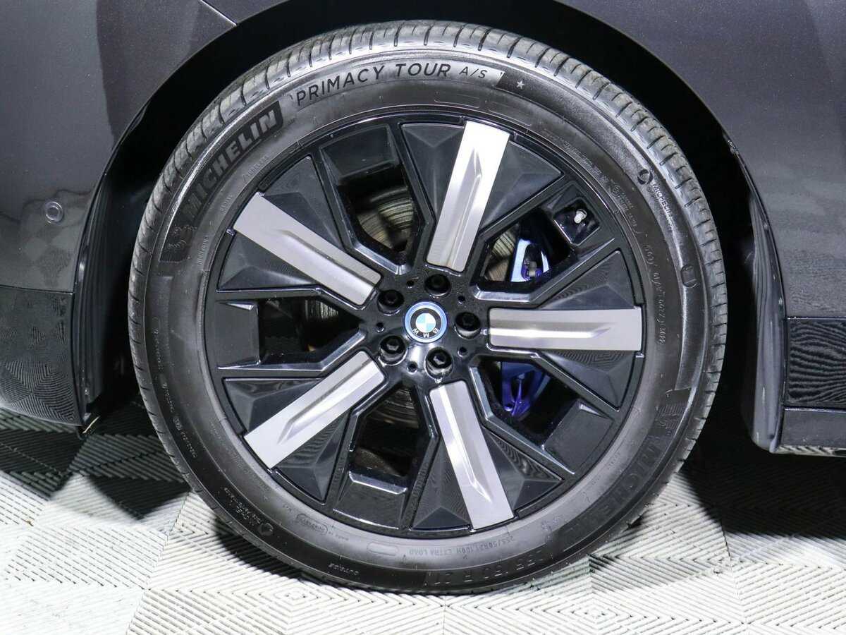 BMW iX с пробегом — 2022 год. Фото: #9