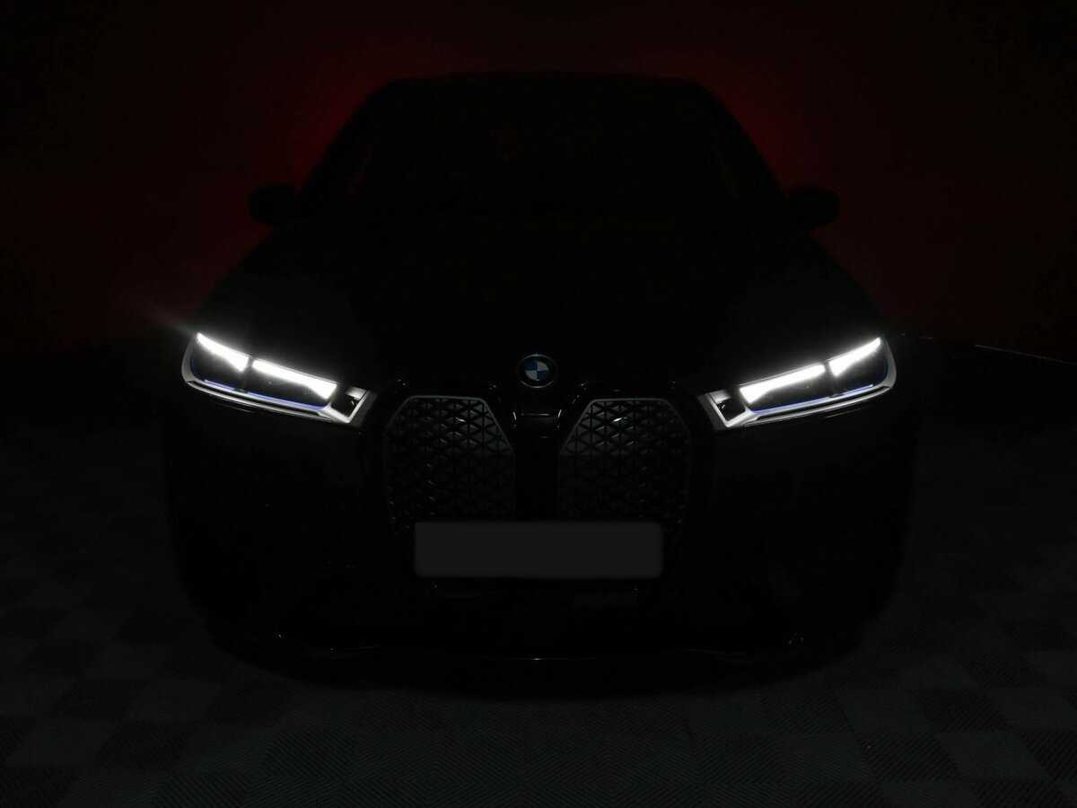 BMW iX с пробегом — 2022 год. Фото: #10