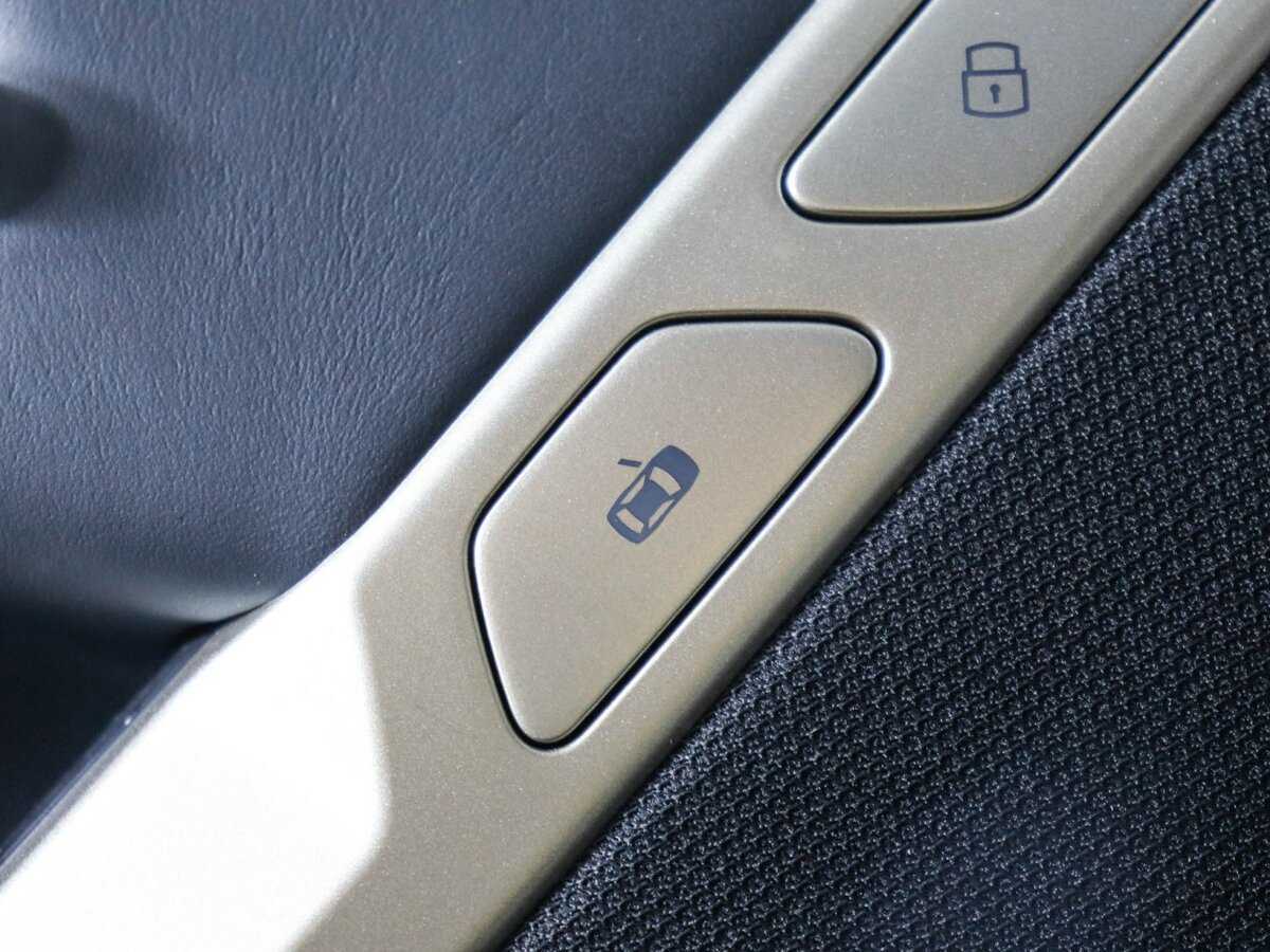 BMW iX с пробегом — 2022 год. Фото: #22