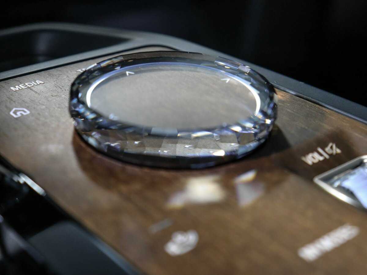 BMW iX с пробегом — 2022 год. Фото: #25