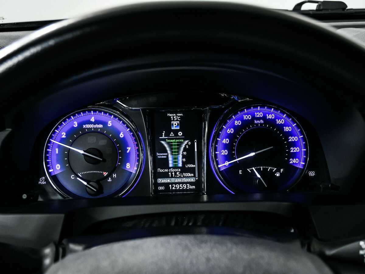 Toyota Camry с пробегом — 2018 год. Фото: #9