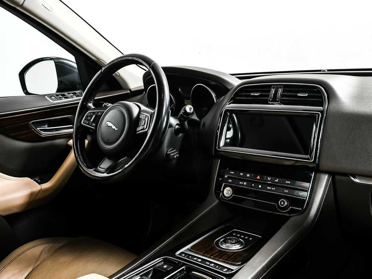 Jaguar F-Pace с пробегом — 2016 год. Фото: #8