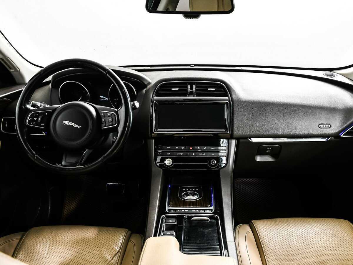Jaguar F-Pace с пробегом — 2016 год. Фото: #10