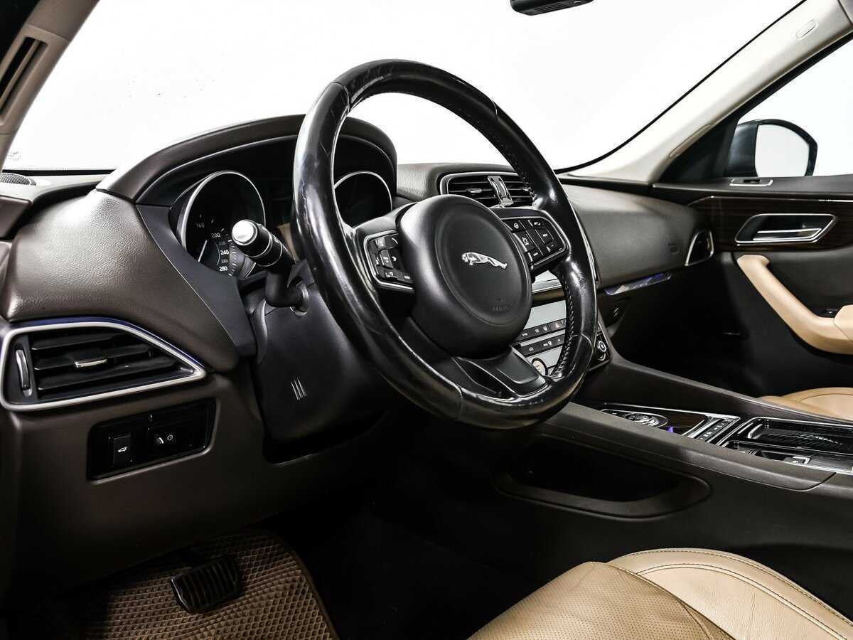 Jaguar F-Pace с пробегом — 2016 год. Фото: #12