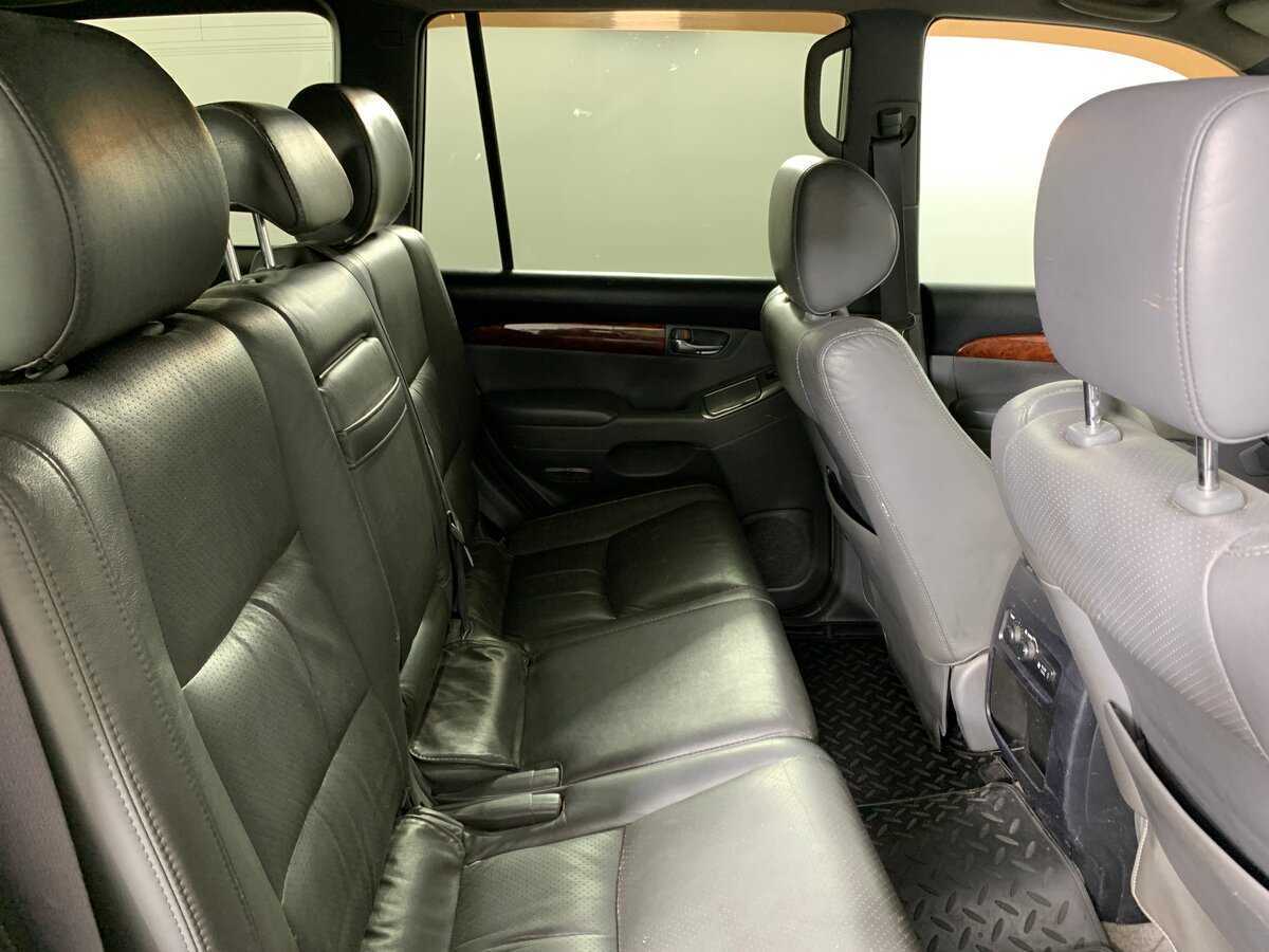 Toyota Land Cruiser Prado с пробегом — 2006 год. Фото: #17