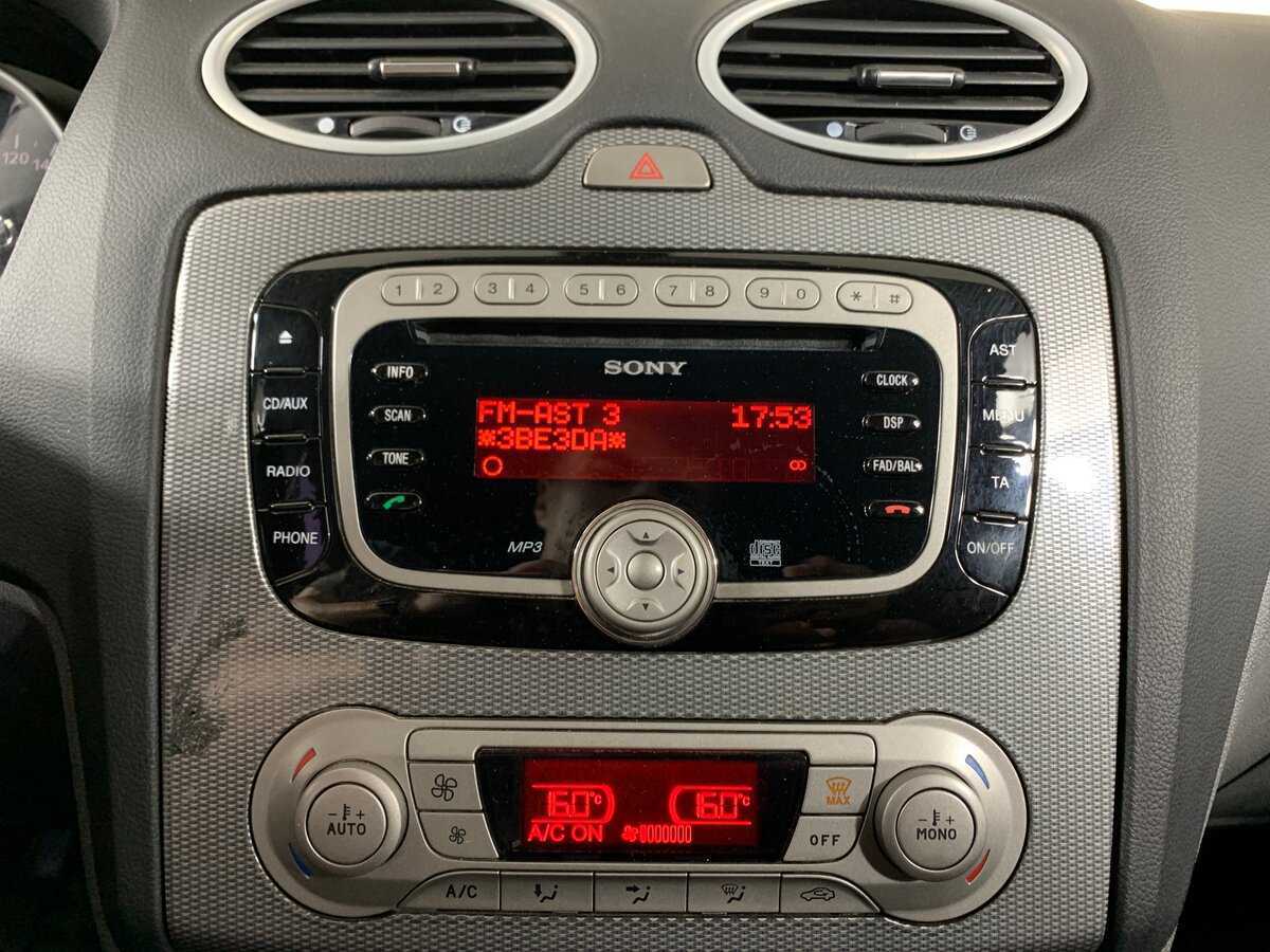 Ford Focus с пробегом — 2011 год. Фото: #14