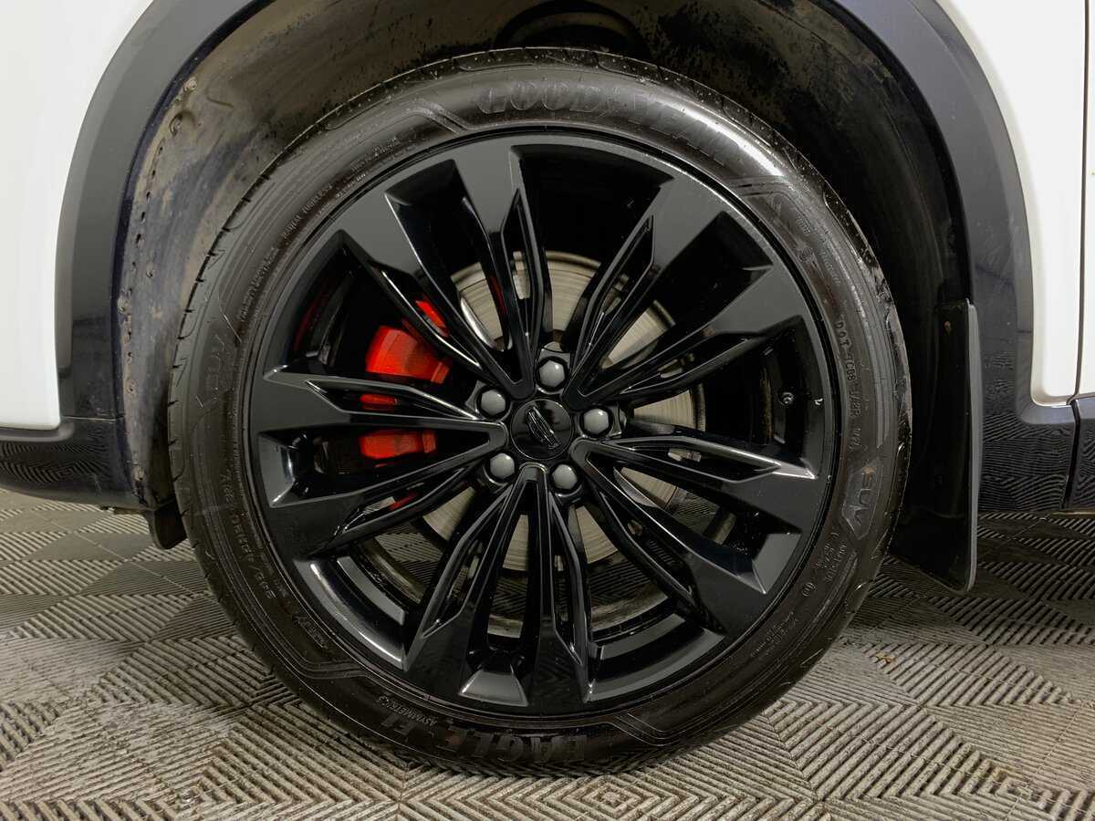 Geely Tugella с пробегом — 2024 год. Фото: #8