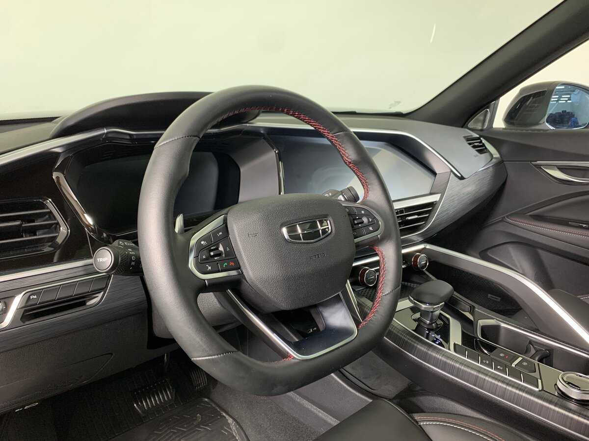 Geely Tugella с пробегом — 2024 год. Фото: #11