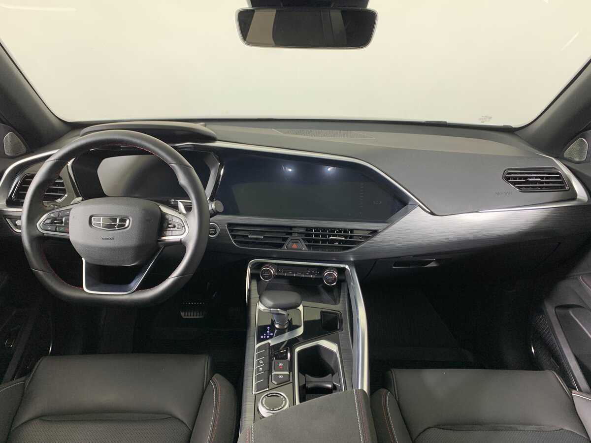 Geely Tugella с пробегом — 2024 год. Фото: #12