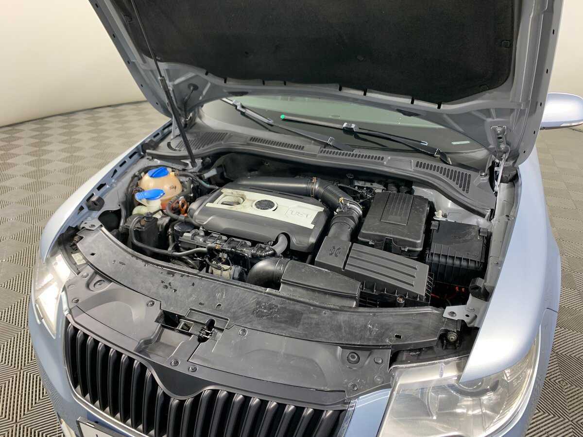Skoda Superb с пробегом — 2011 год. Фото: #10