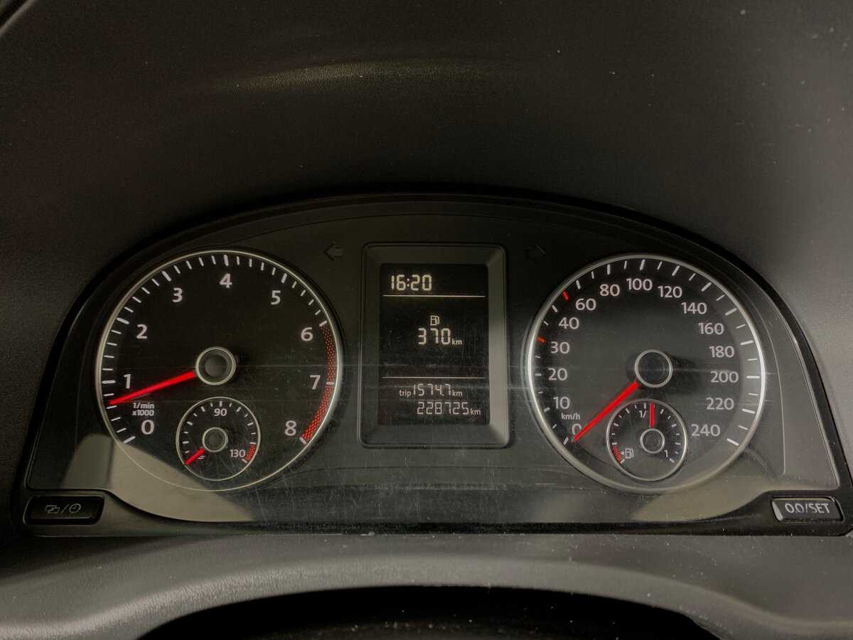 Volkswagen Caddy с пробегом — 2012 год. Фото: #14