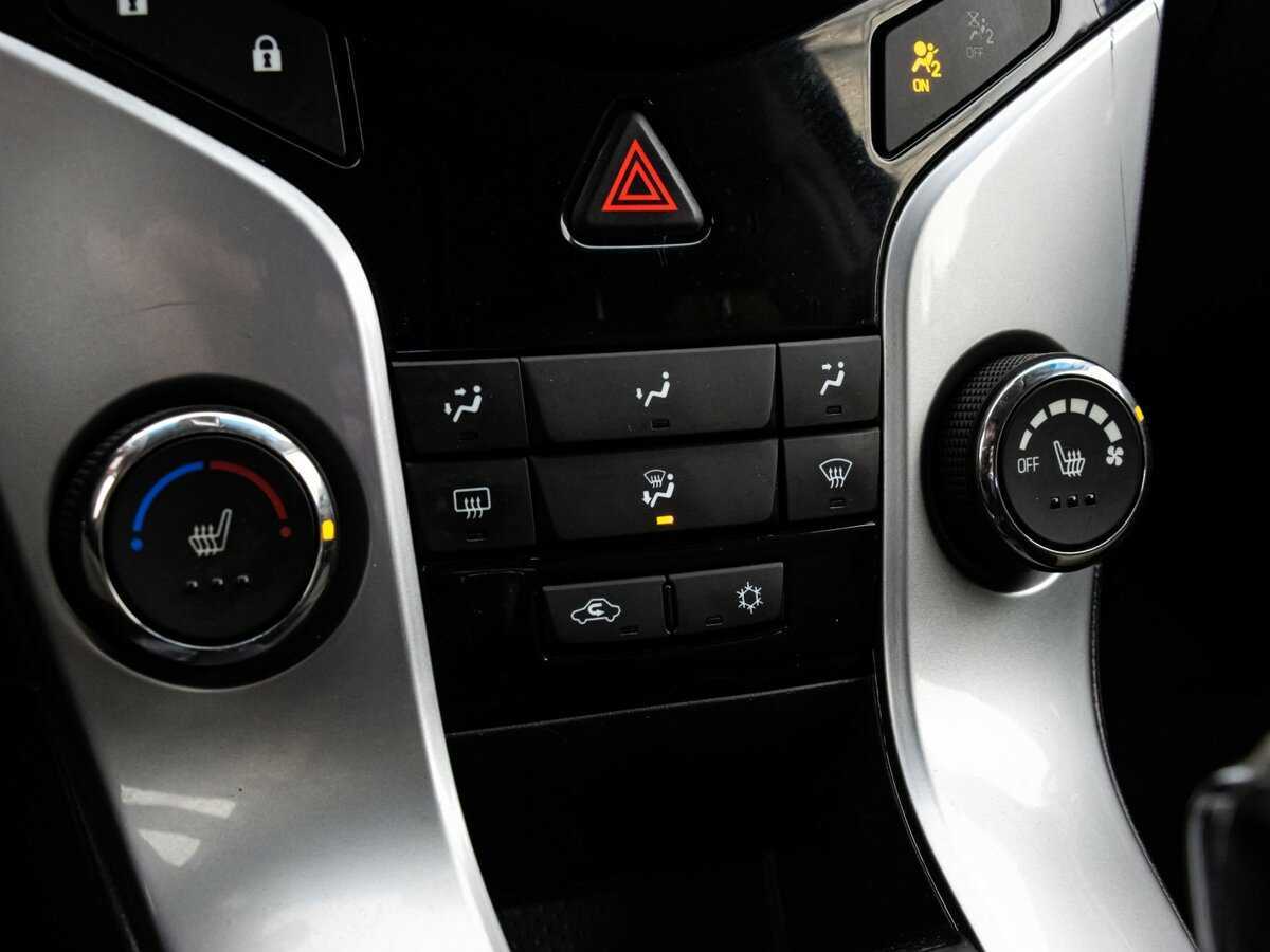 Chevrolet Cruze с пробегом — 2013 год. Фото: #8