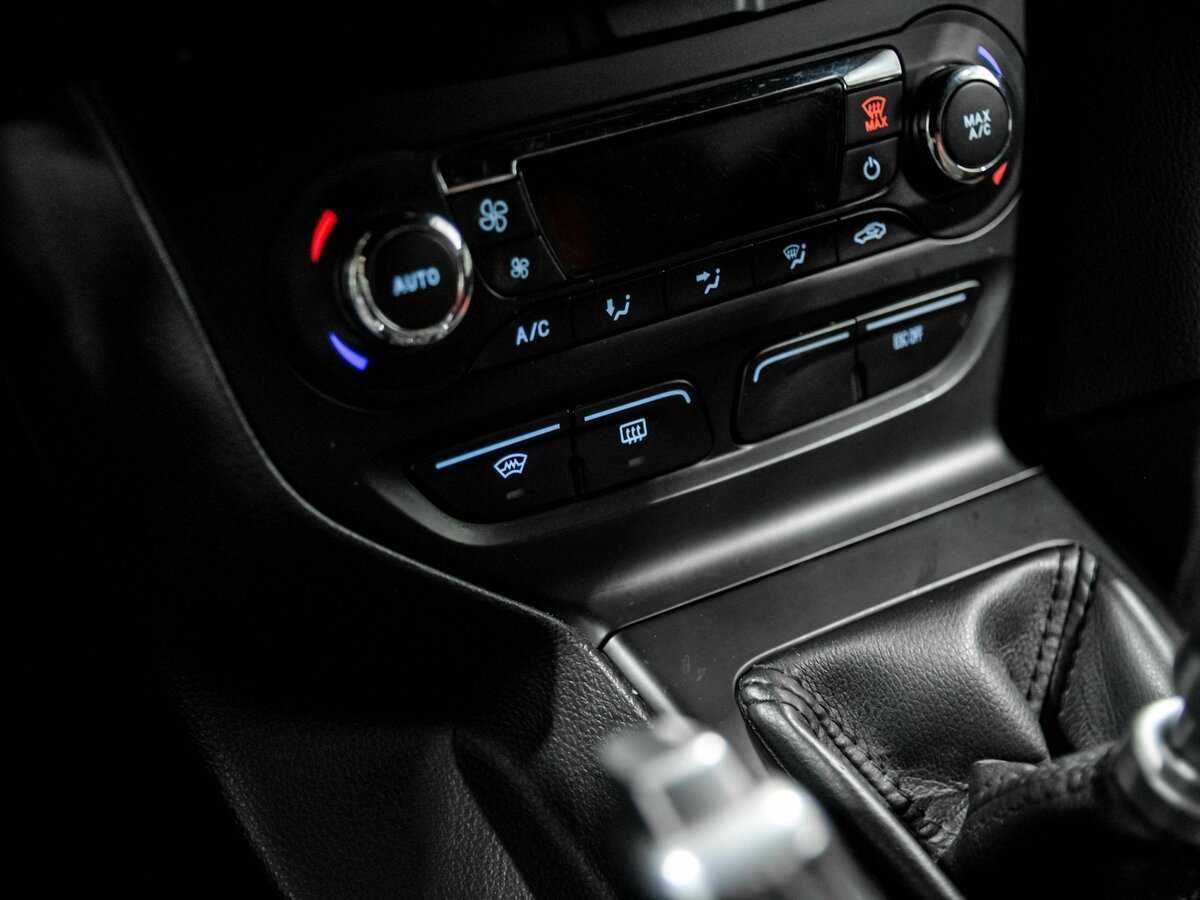 Ford Focus ST с пробегом — 2012 год. Фото: #9