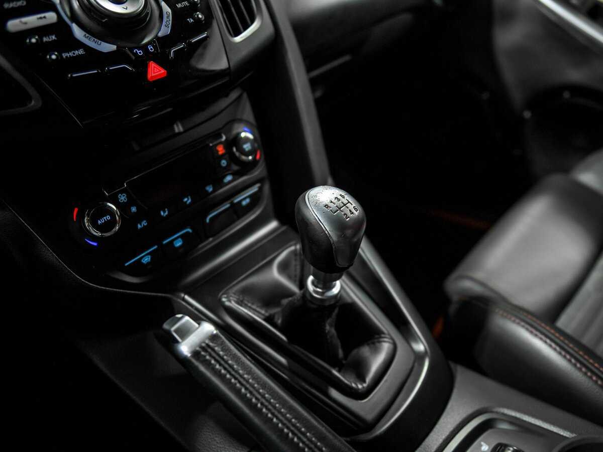 Ford Focus ST с пробегом — 2012 год. Фото: #10