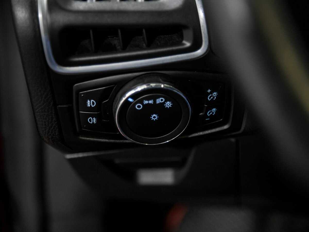 Ford Focus ST с пробегом — 2012 год. Фото: #12