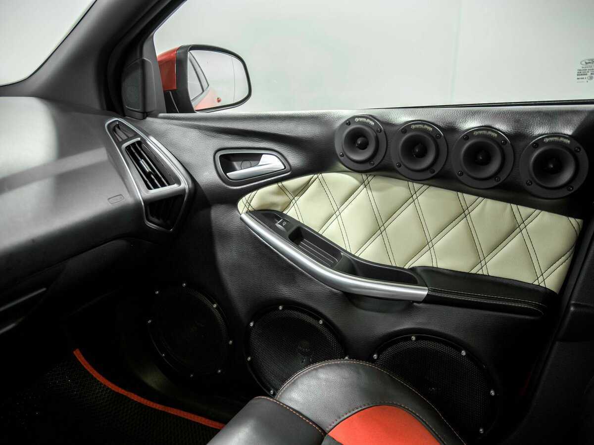 Ford Focus ST с пробегом — 2012 год. Фото: #13