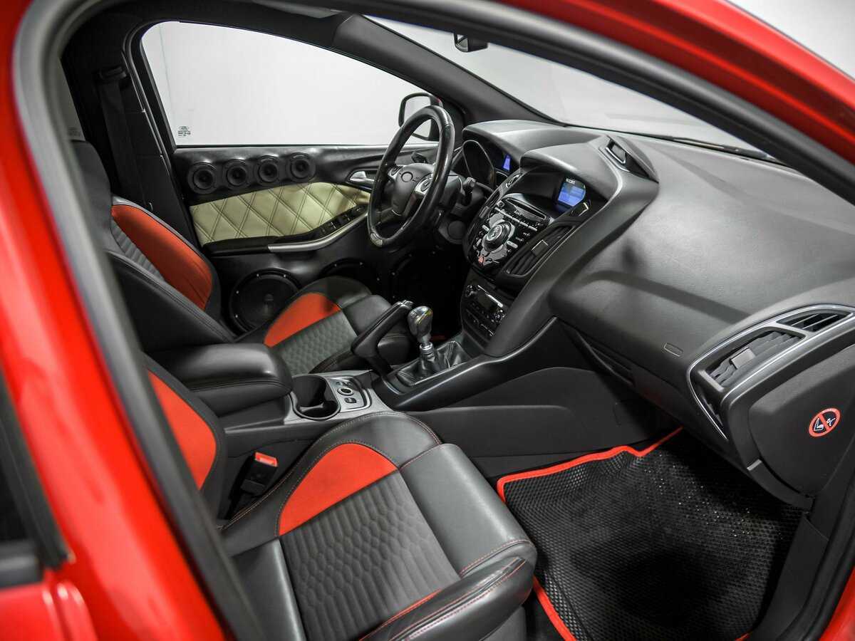 Ford Focus ST с пробегом — 2012 год. Фото: #16