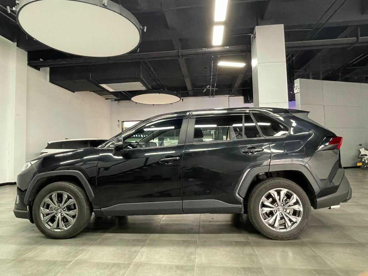 Toyota RAV4 с пробегом — 2023 год. Фото: #7