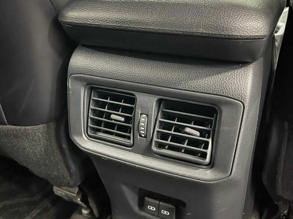 Toyota RAV4 с пробегом — 2023 год. Фото: #14