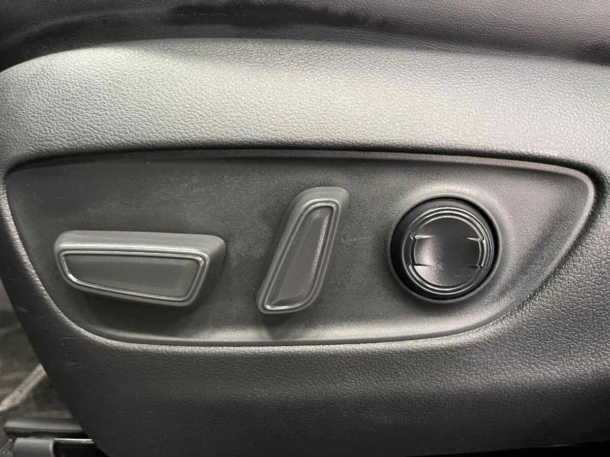 Toyota RAV4 с пробегом — 2023 год. Фото: #18