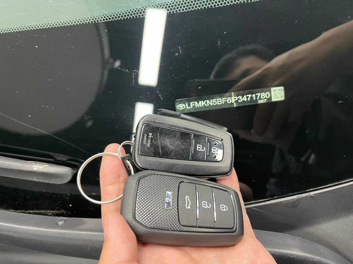 Toyota RAV4 с пробегом — 2023 год. Фото: #22