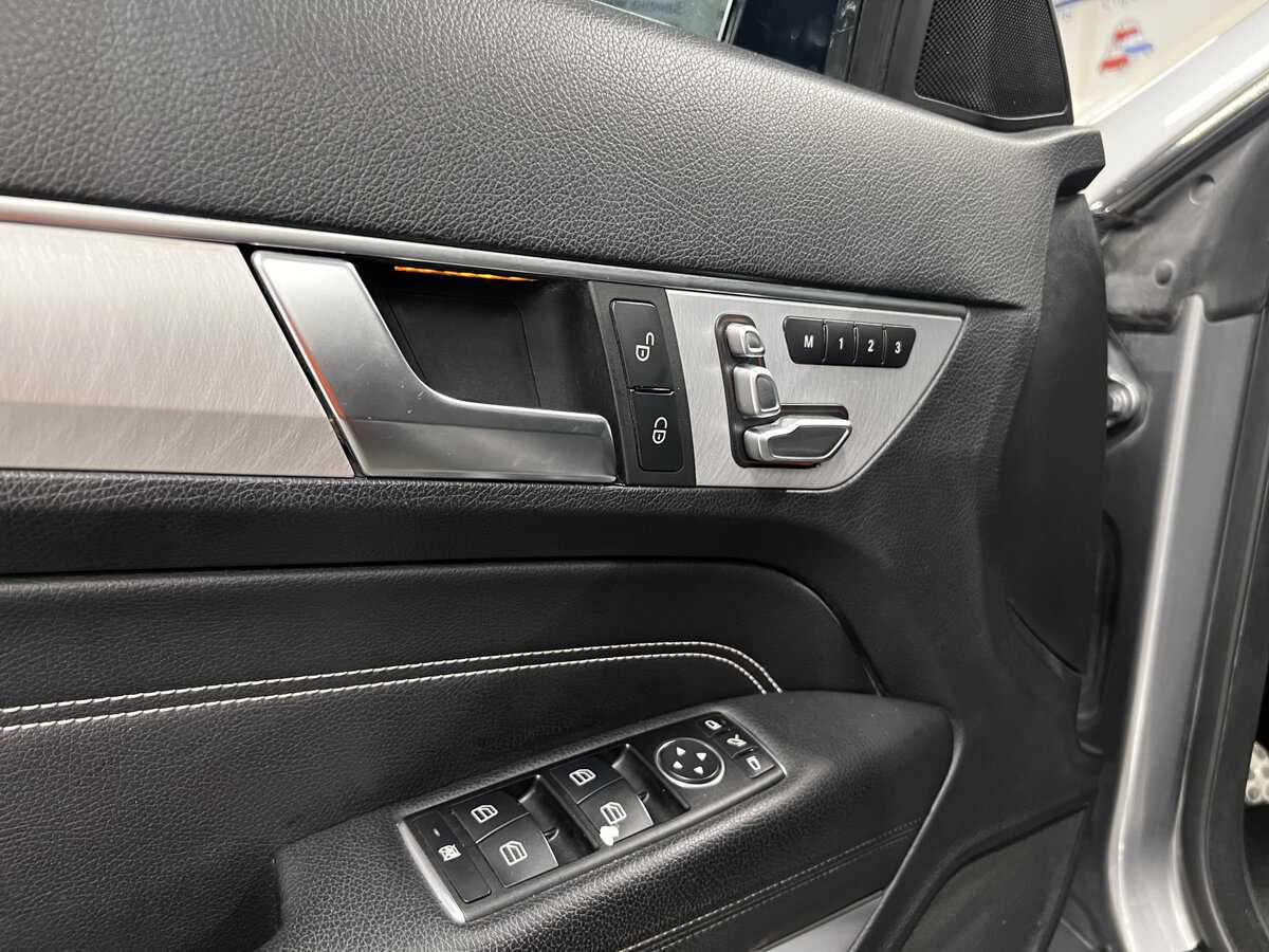 Mercedes-Benz E-Класс с пробегом — 2015 год. Фото: #20