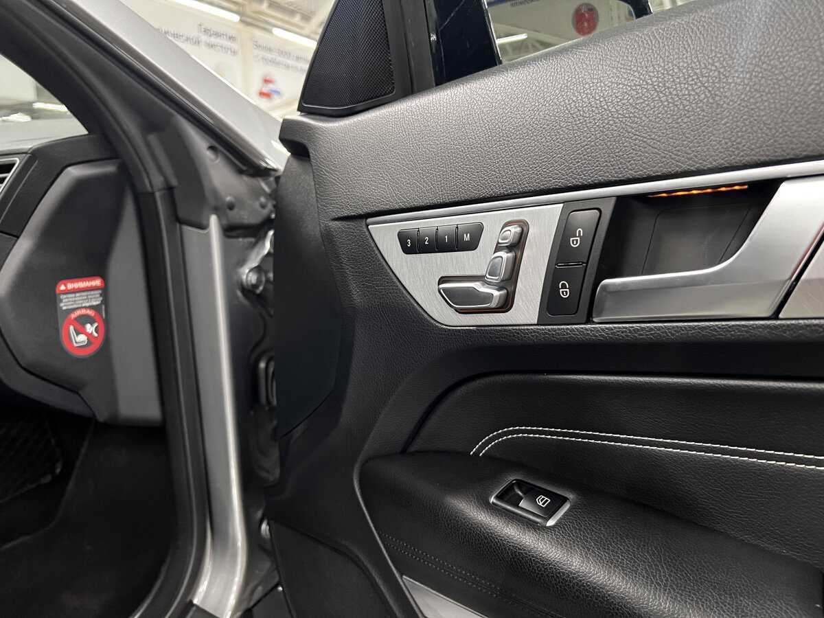 Mercedes-Benz E-Класс с пробегом — 2015 год. Фото: #23