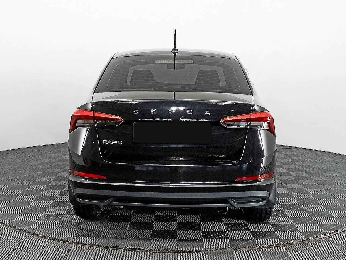 Skoda Rapid с пробегом — 2021 год. Фото: #4
