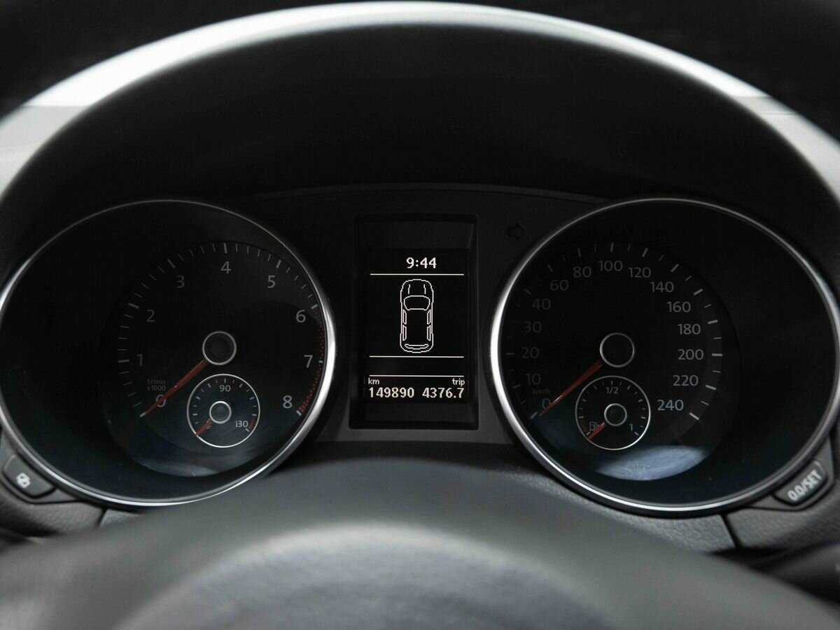 Volkswagen Golf с пробегом — 2009 год. Фото: #14