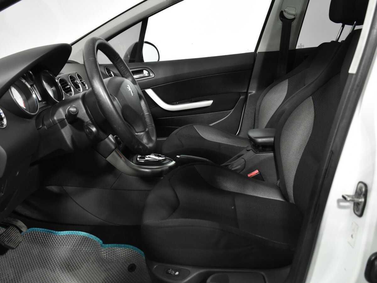 Peugeot 308 с пробегом — 2009 год. Фото: #8