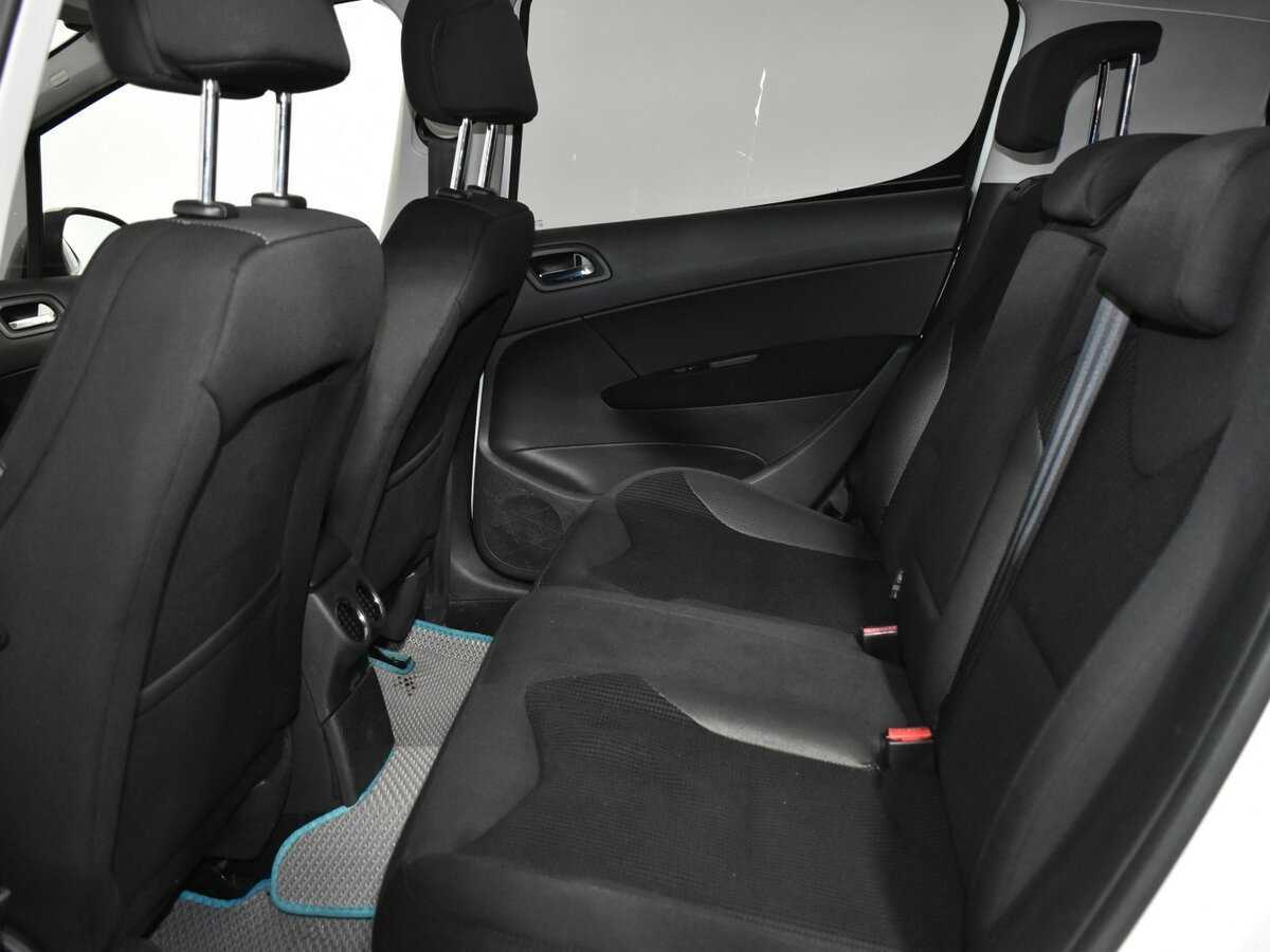 Peugeot 308 с пробегом — 2009 год. Фото: #11