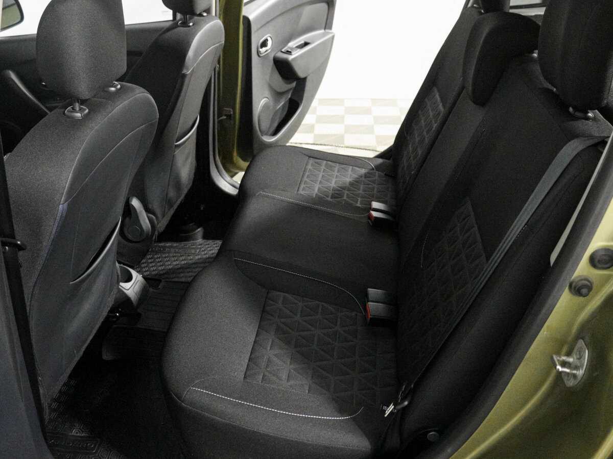 Renault Sandero с пробегом — 2015 год. Фото: #13