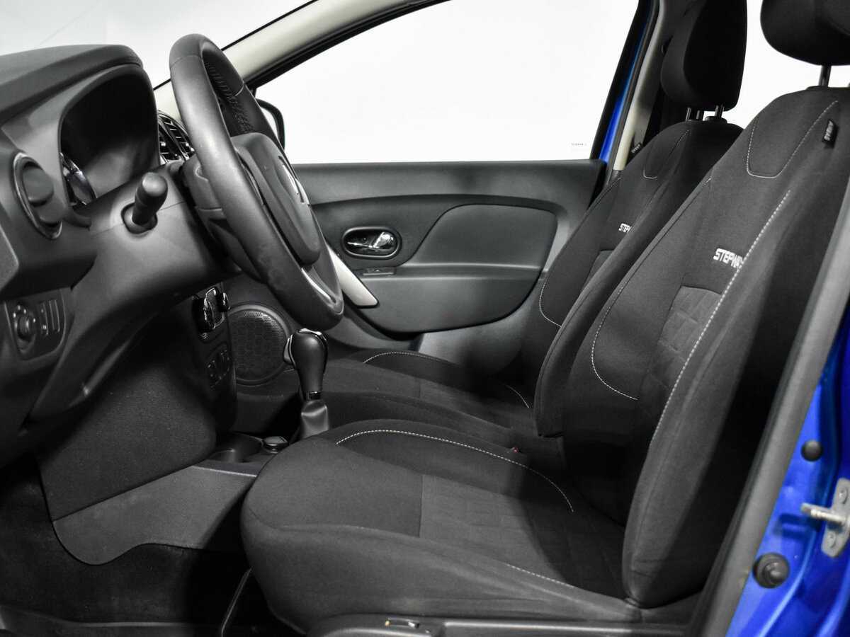 Renault Sandero с пробегом — 2017 год. Фото: #9