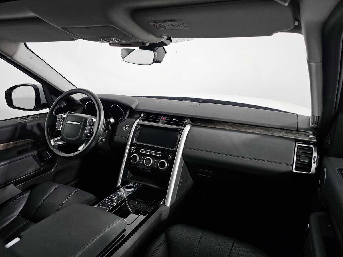 Land Rover Discovery с пробегом — 2017 год. Фото: #7