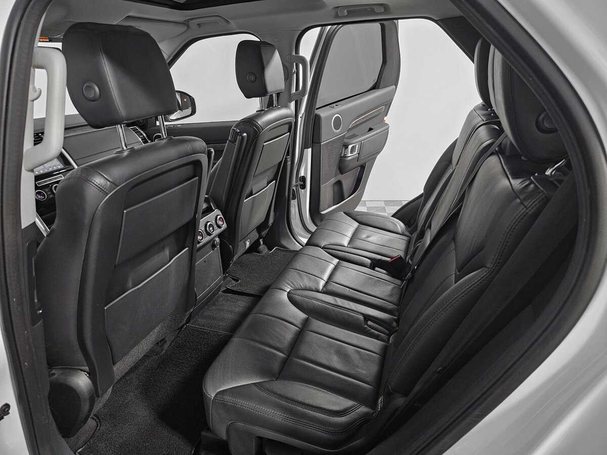 Land Rover Discovery с пробегом — 2017 год. Фото: #9