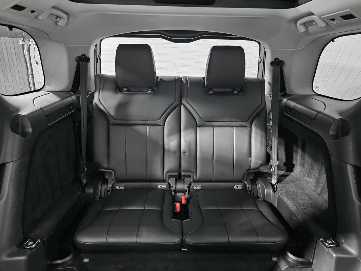 Land Rover Discovery с пробегом — 2017 год. Фото: #10