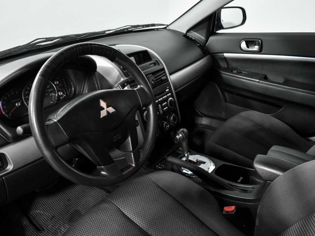 Mitsubishi Galant с пробегом — 2006 год. Фото: #6
