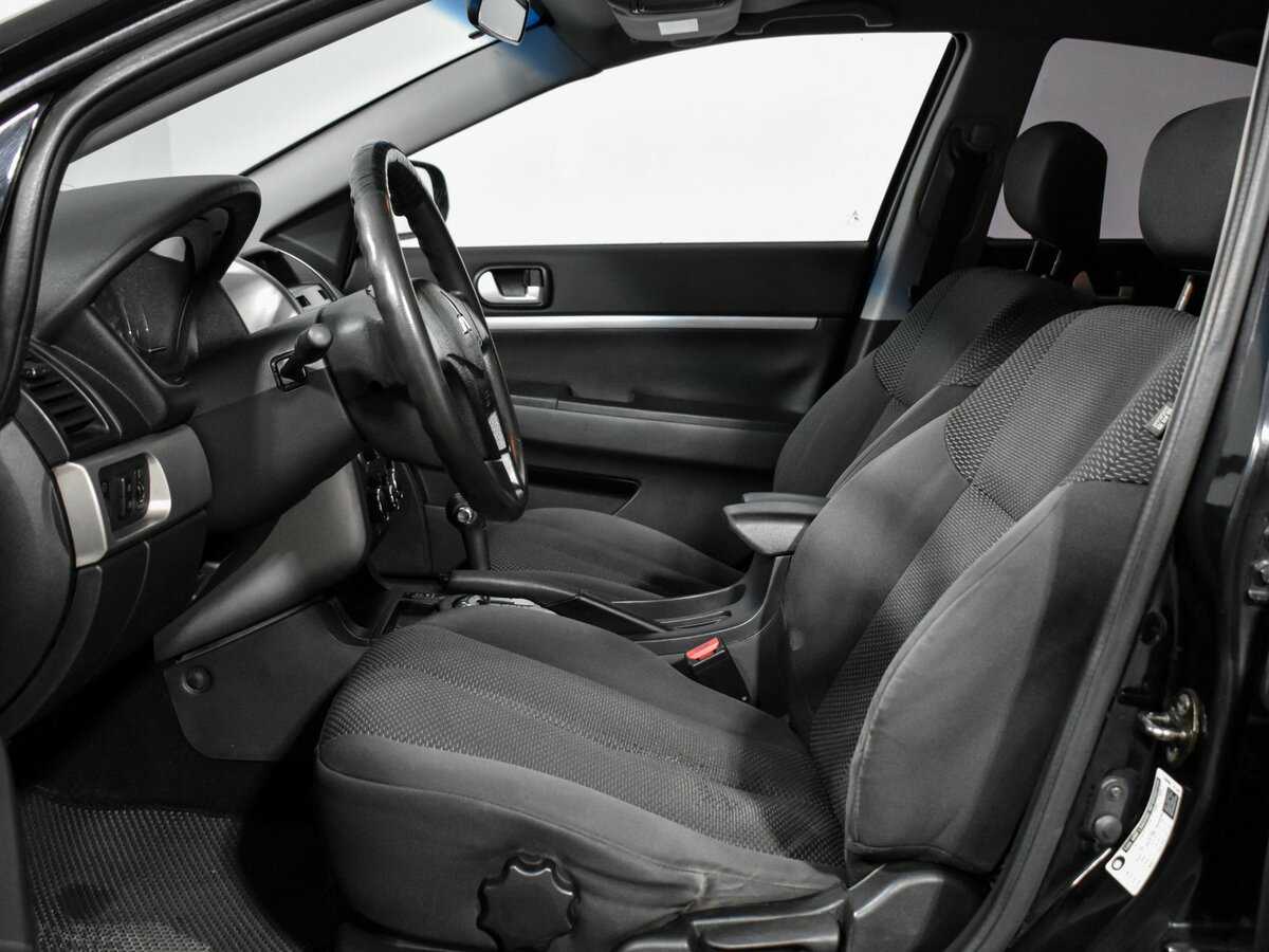 Mitsubishi Galant с пробегом — 2006 год. Фото: #7