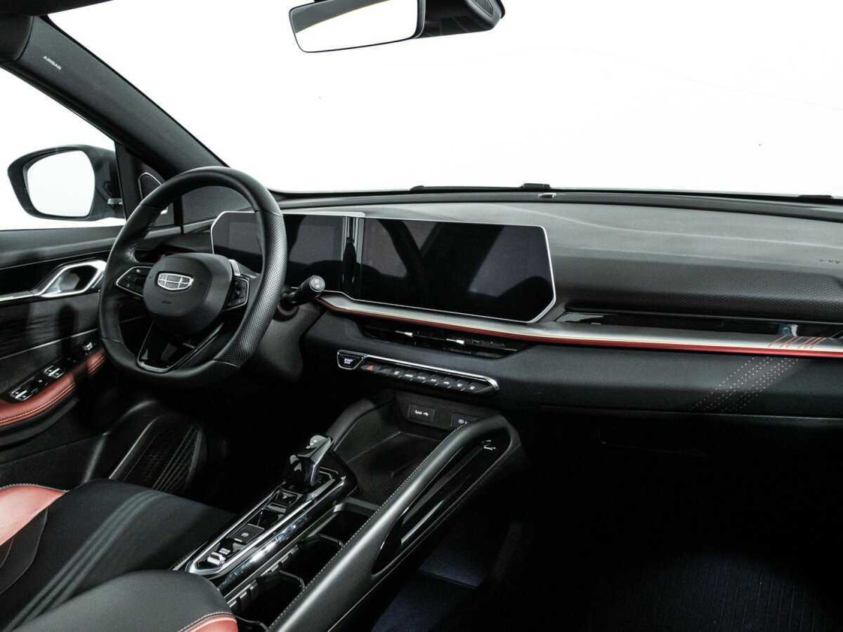 Geely Coolray с пробегом — 2023 год. Фото: #8